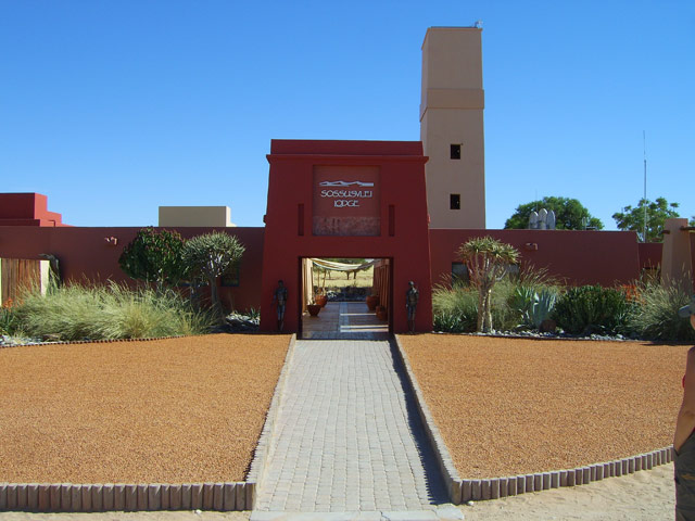 Sossusvlei Lodge von aussen